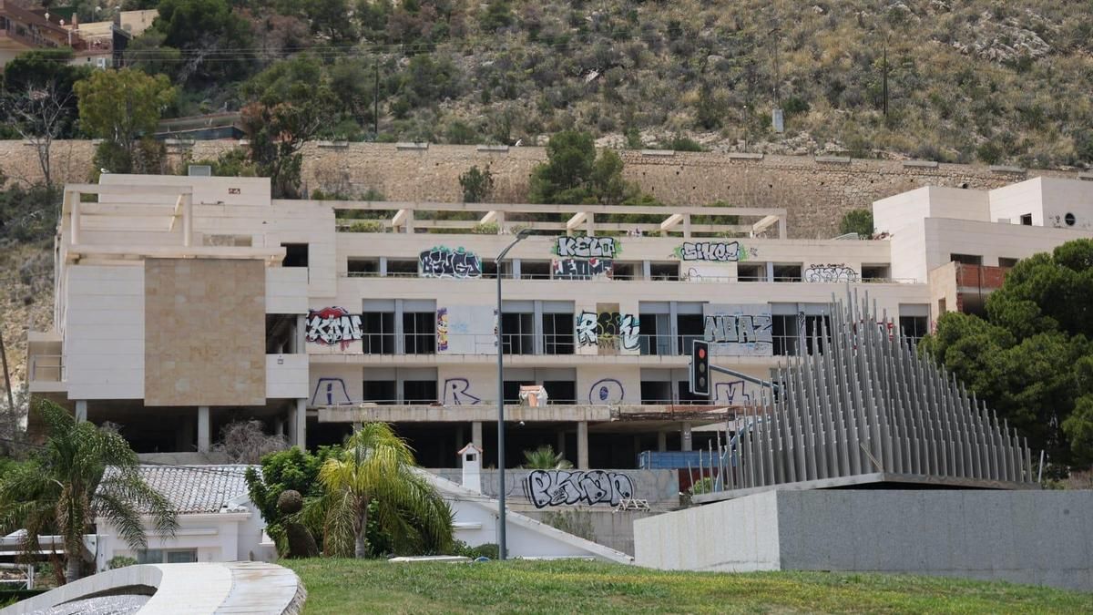 Alicante recupera el hotel de la Albufereta 18 años después
