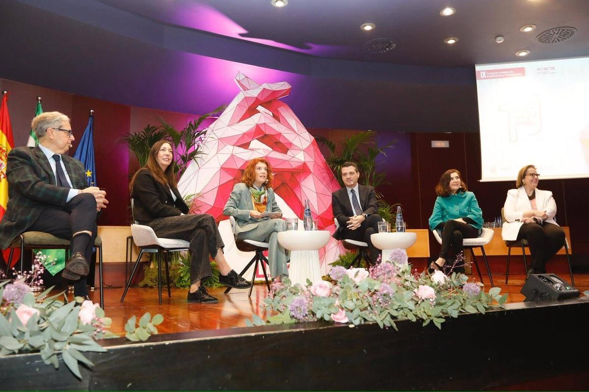 Loles López y Rocío Blanco destacan en Córdoba el talento femenino y el avance del empleo de las mujeres en Andalucía.