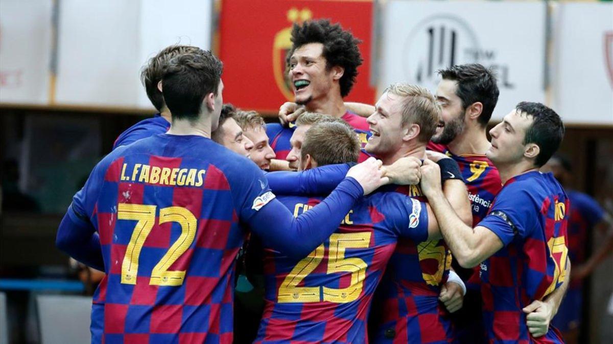 El Barça celebra el segundo título de la temporada