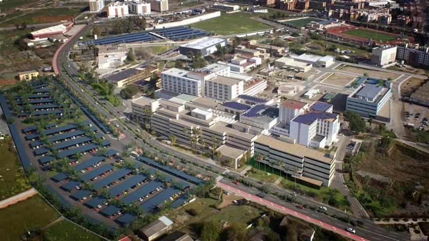 UGT se posiciona en contra de pagar por el uso del aparcamiento del hospital Reina Sofía