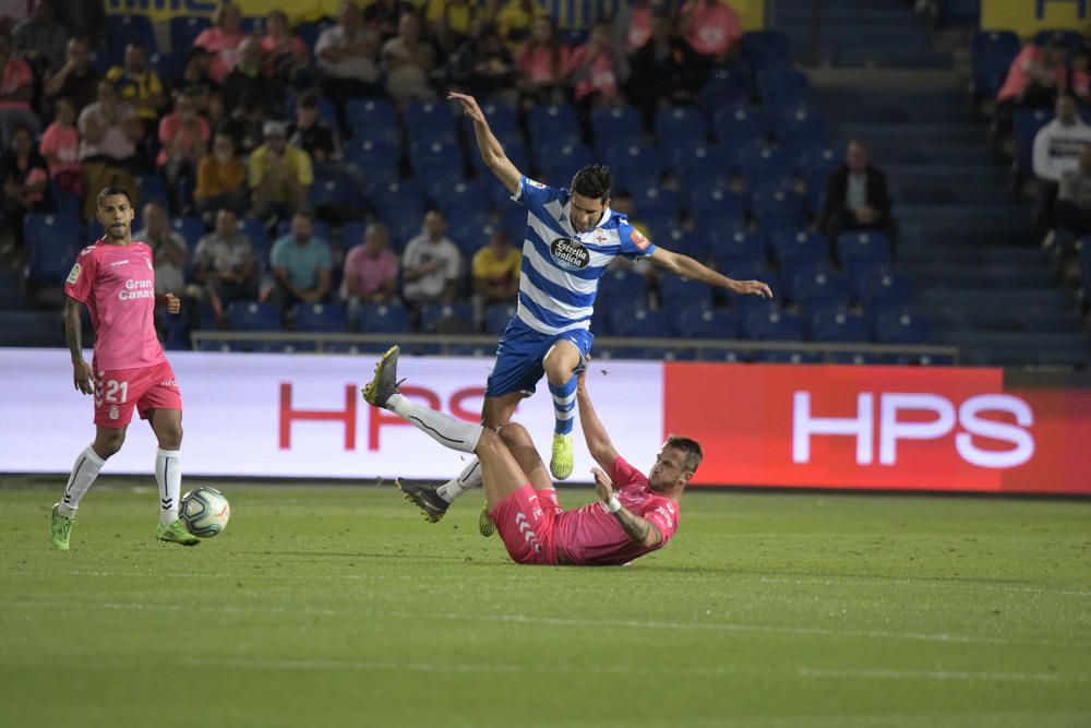 El Dépor se hunde ante la UD Las Palmas.