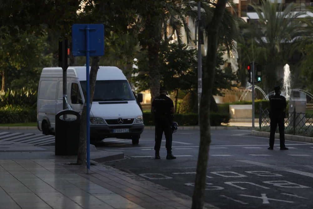 Una falsa alarma con una mochila sospechosa bloquea el centro de Alicante