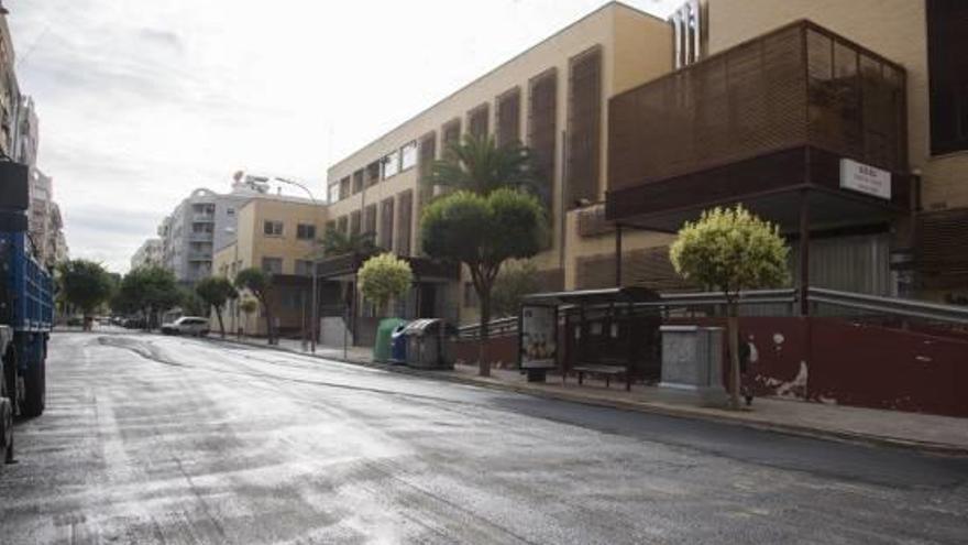 Una calle del distrito Roís de Corella, recién asfaltada.