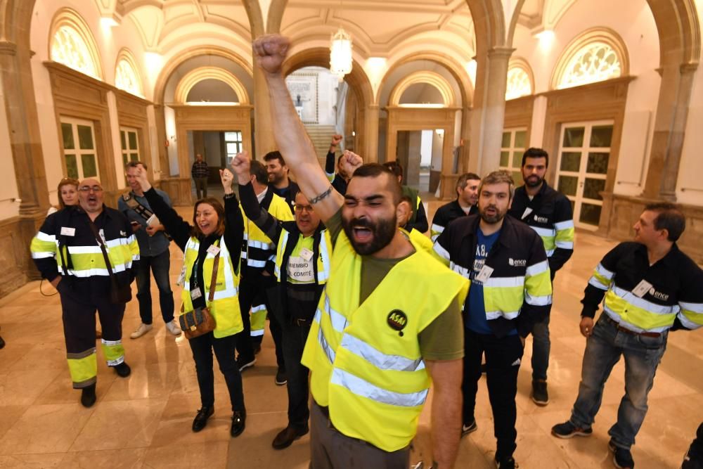 Prórroga de Ence | Los trabajadores de la pastera llevan sus protestas a la Diputación