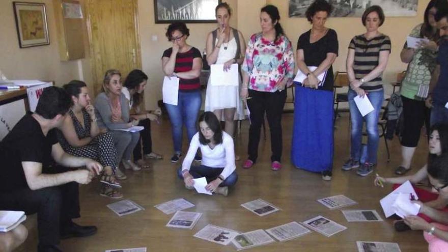 Docentes durante una de las sesiones de formación en inteligencia emocional.