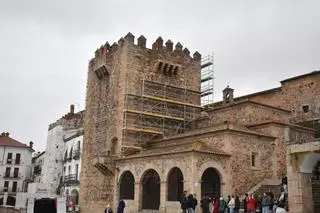 Fotogalería | Los andamios de la reforma de la muralla, en la Torre de Bujaco