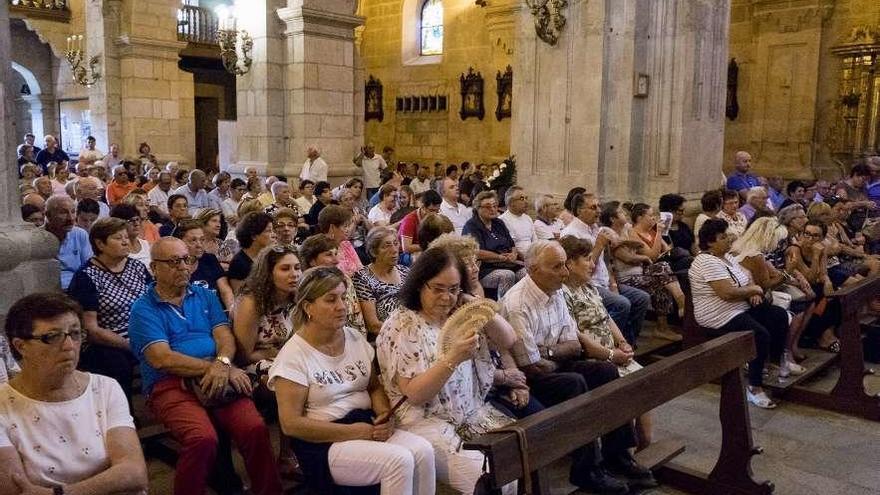 Misa de las cinco de la tarde, en el Santuario de los Milagros. // Enzo Sarmiento