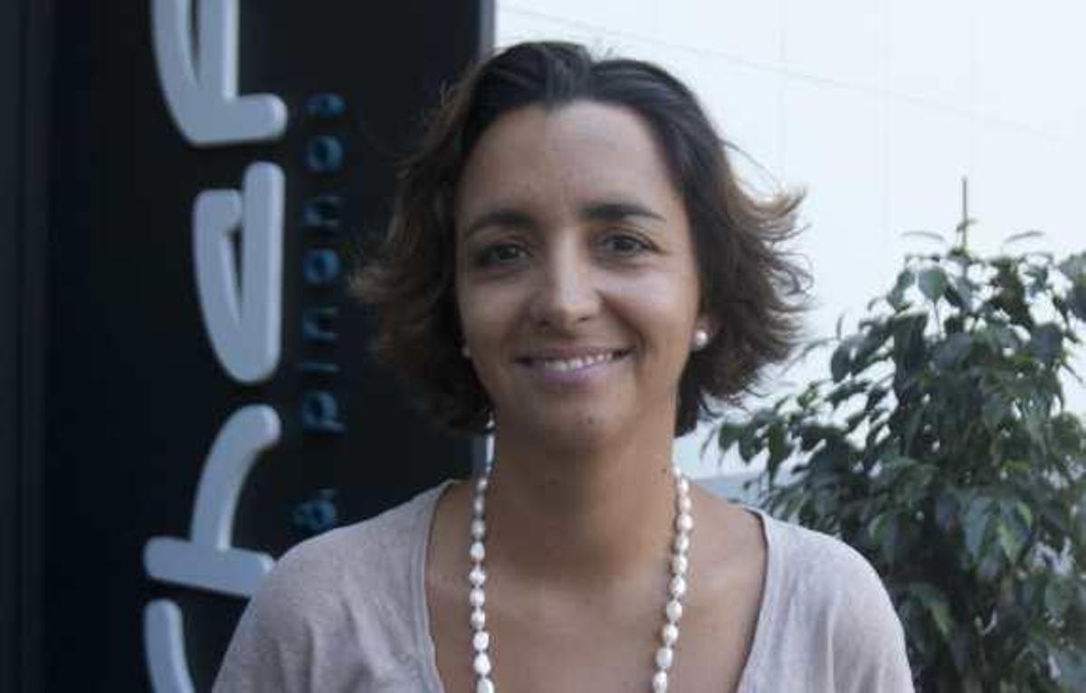 ADRIANA MORENO, PROPIETARIA DEL BAR "EL CHAFLÁN" DE LUCEROS: «Es indignante, era una tradición. Si se llevan las mascletàs, que se lleven las barracas a un polígono industrial»