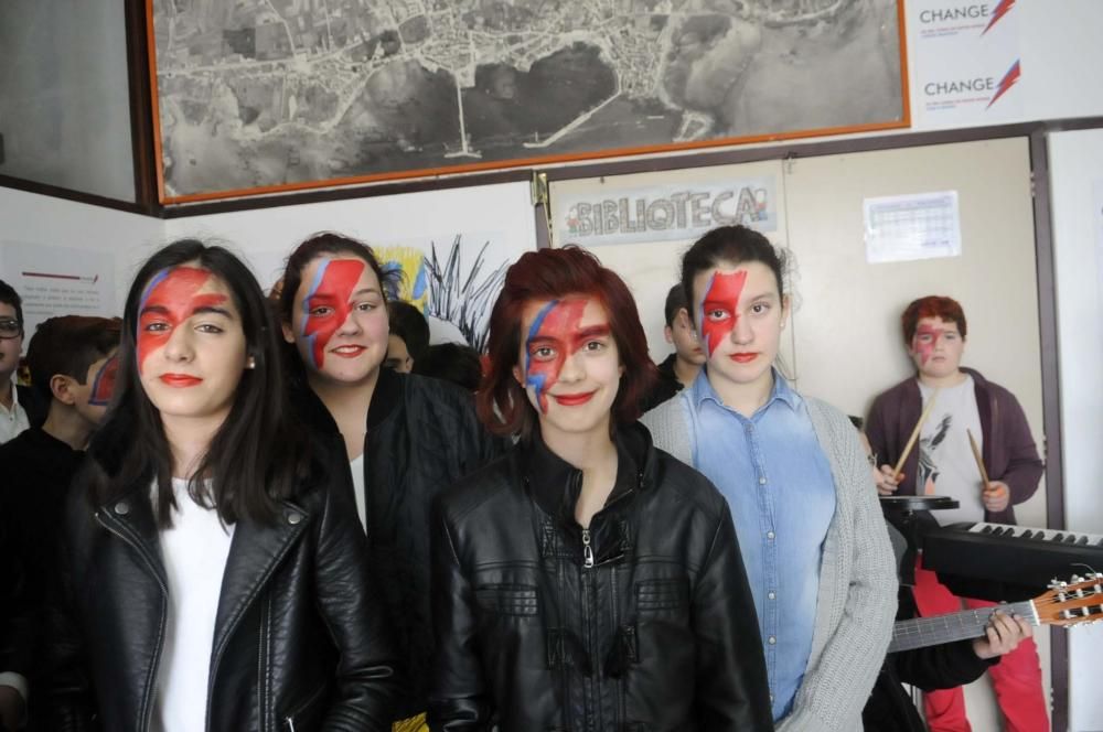 Escolares de Cambados recuerdan a Bowie
