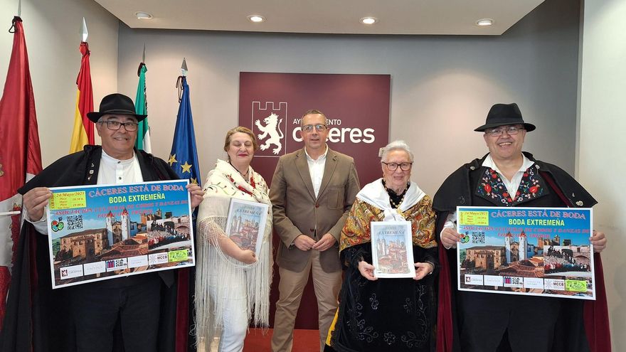 La asociación de folclore Trébol invita a Cáceres a una boda típica extremeña