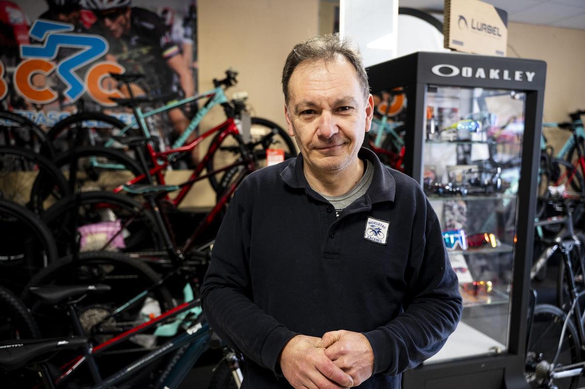 José Manuel Vecino, propietario de Bicicletas Cáceres.