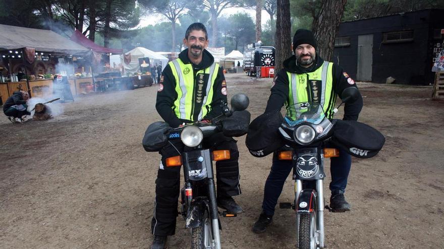 De Tarifa a Valladolid en vespino para disfrutar de unos días de hermandad en «Motauros»