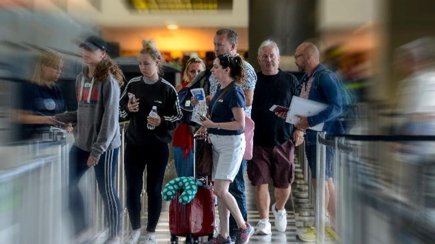 Las aerolíneas subirán los billetes con el nuevo sistema de venta para residentes