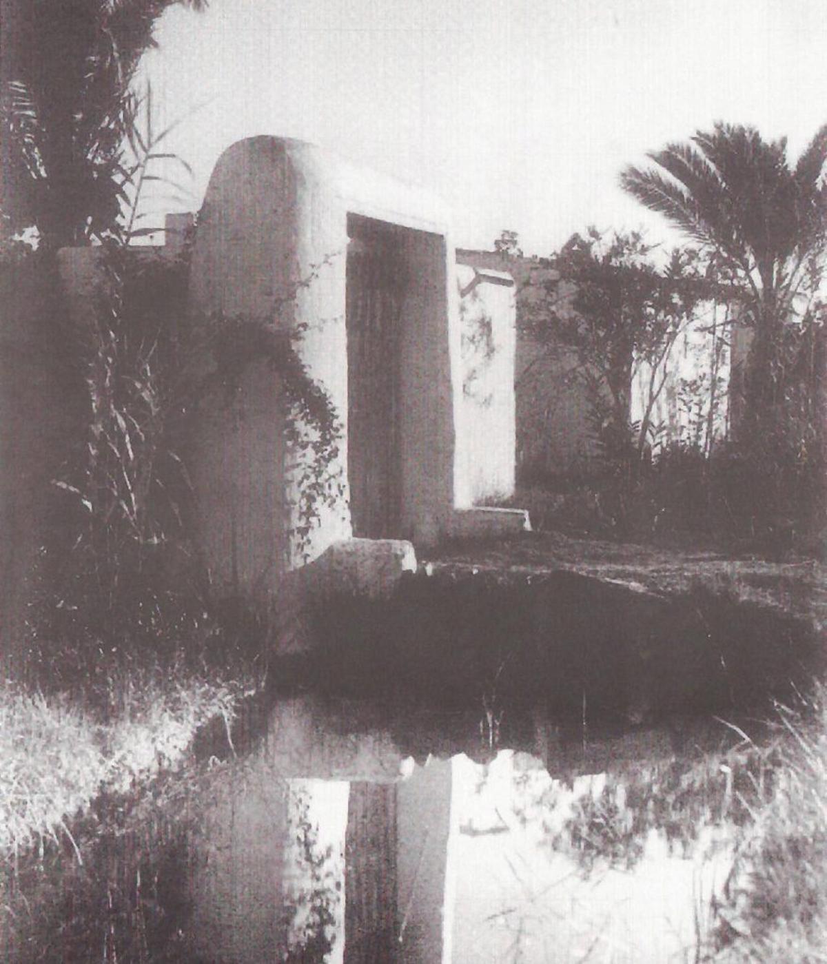 Un típic portal de feixa amb una palmera. / Viñets