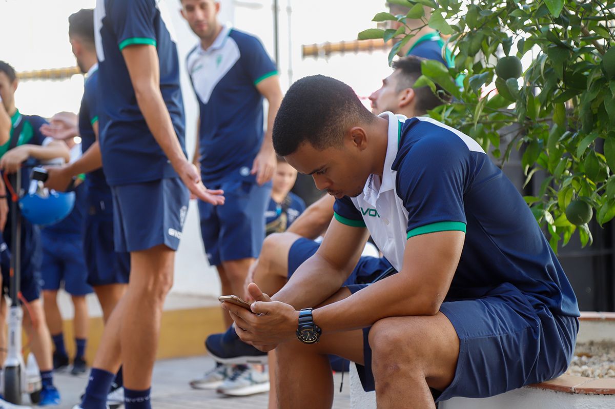 La visita del Córdoba Futsal a María Auxiliadora en imágenes