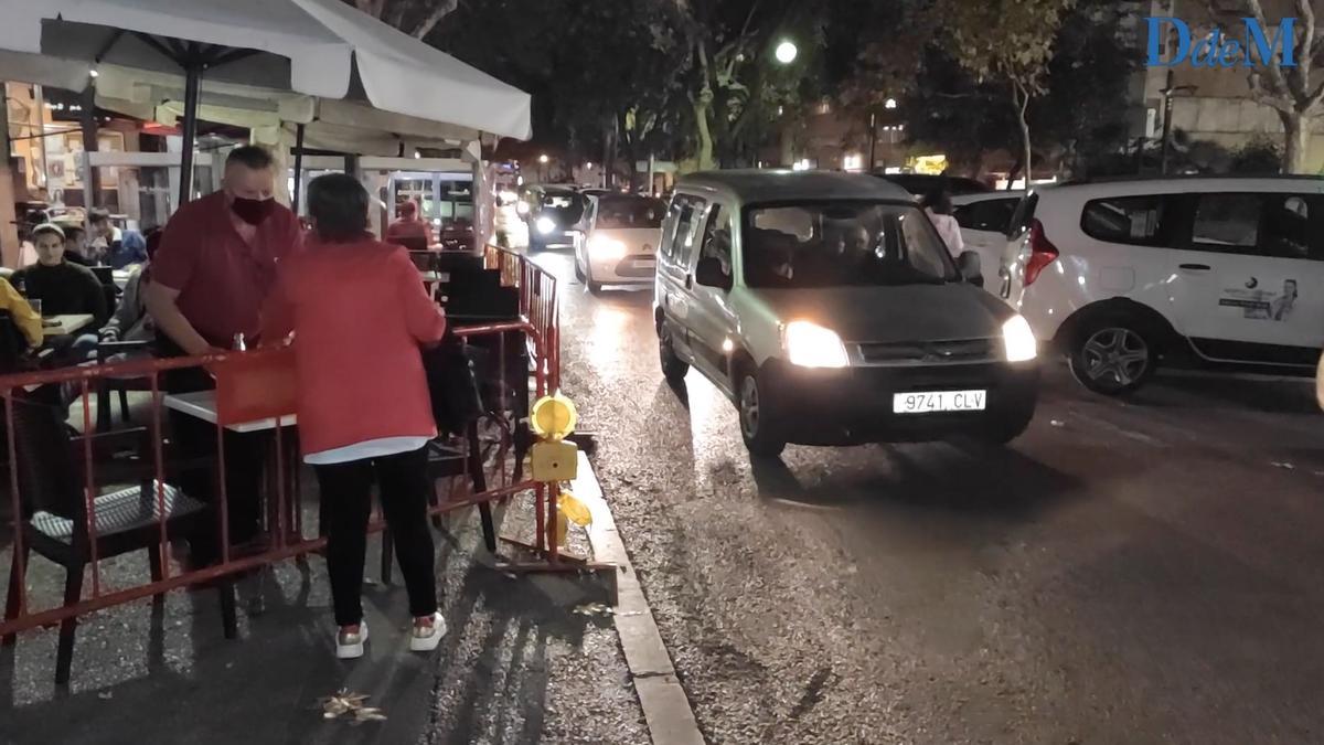 Vídeo de la multitudinaria pitada contra el confinamiento en Manacor