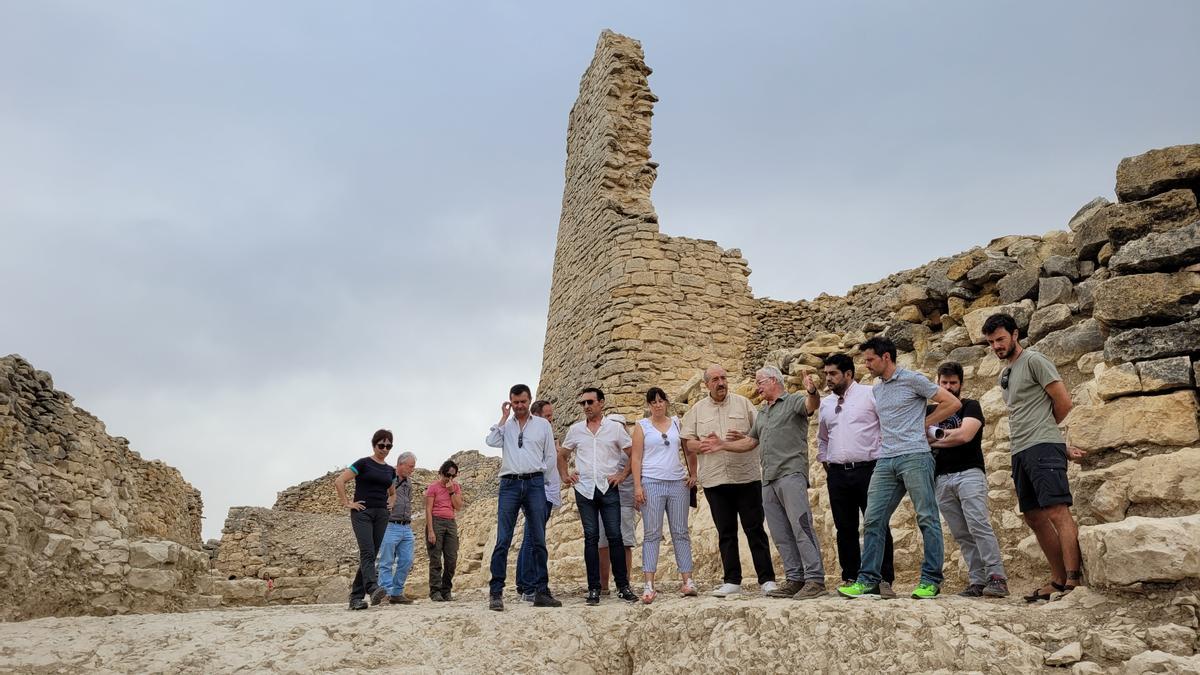 Los trabajos de investigación y limpieza en el yacimiento de Oliete revelan elementos inéditos hasta la fecha.