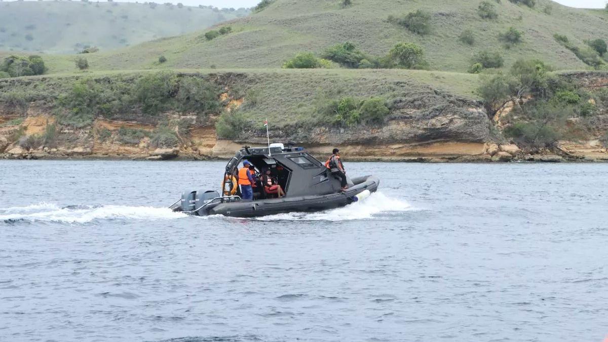 Trabajos de búsqueda de los tres desaparecidos en una isla de Indonesia.