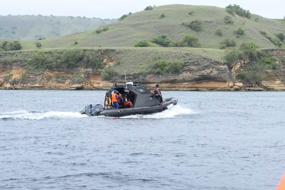 Trabajos de búsqueda de los tres desaparecidos en una isla de Indonesia.