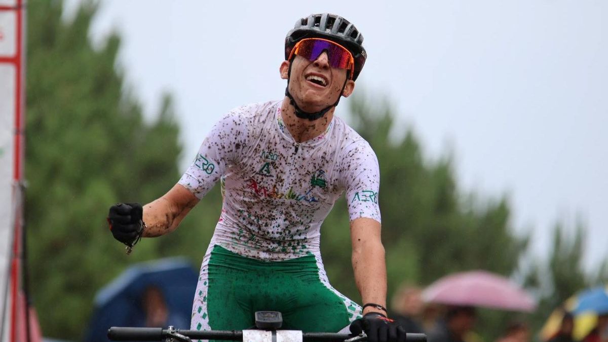 Iker Álvarez, el pasado año tras proclamarse campeón de España cadete.