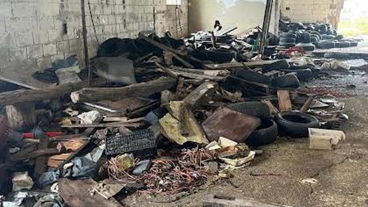 El interior de la nave que denuncian los ecologistas