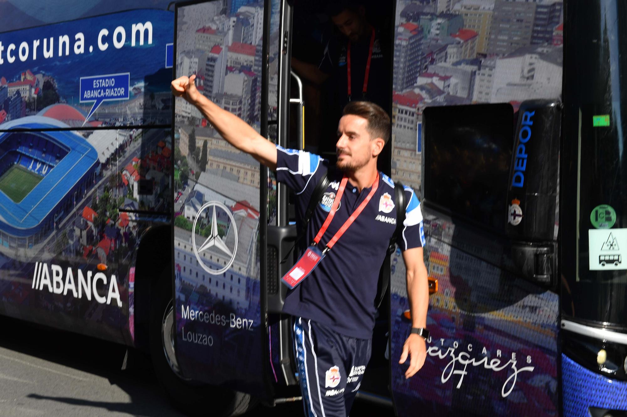 Recibimiento al Deportivo antes del partido frente al Linares