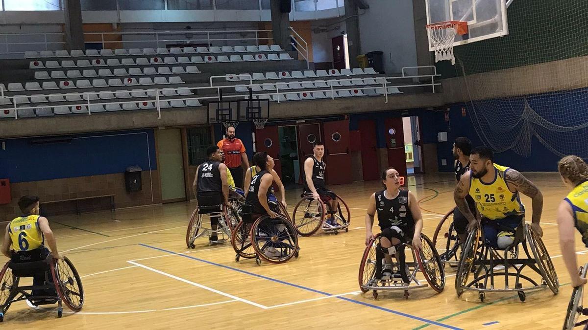 Acción del partido entre el ACE Gran Canaria y el Mideba Extremadura.