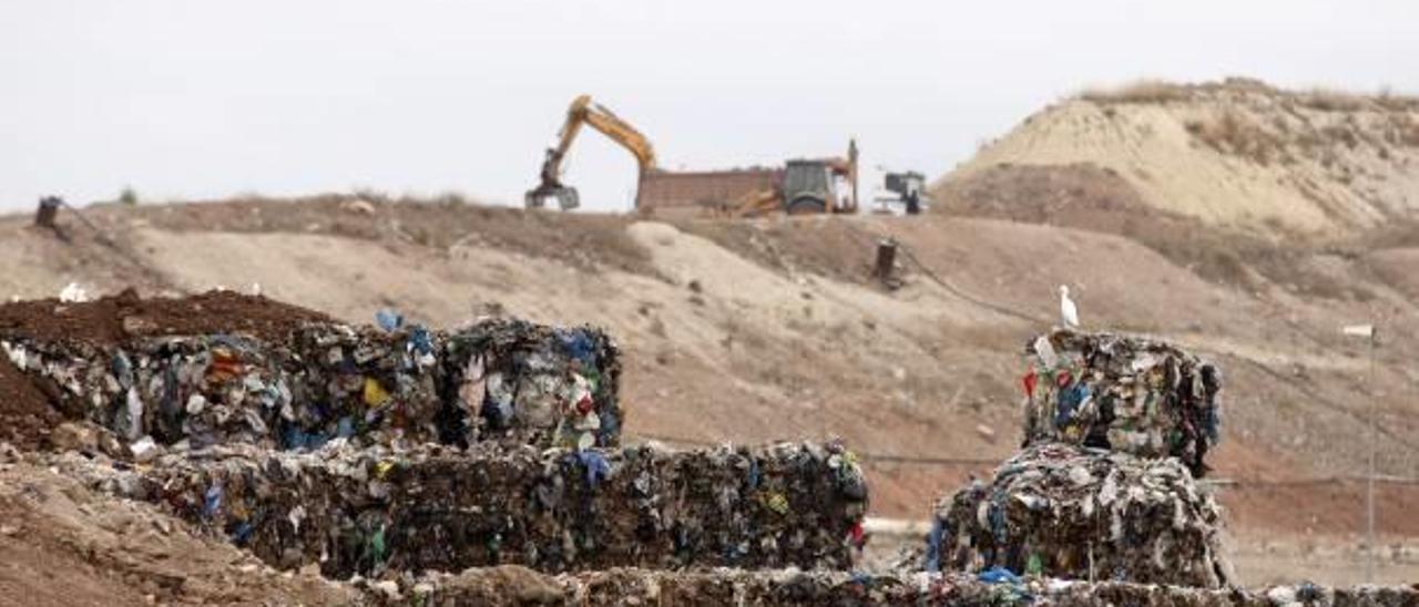 Una imagen de la planta de vertido de residuos ubicada en el término de Villena.