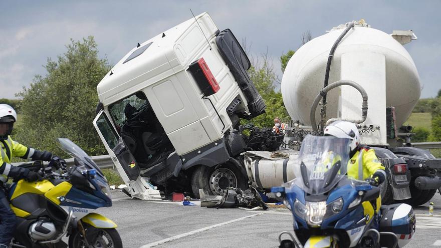 Un mort en un accident a la Vall d’en Bas eleva a 35 les víctimes del 2021