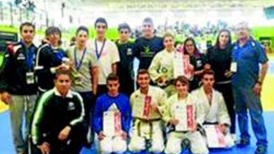 Tres medallas extremeñas, una de oro, en la Supercopa de España cadete celebrada en Vigo