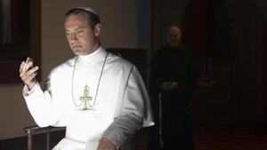 Jude Law en un fotograma de la serie ’The young pope’, que emite HBO.