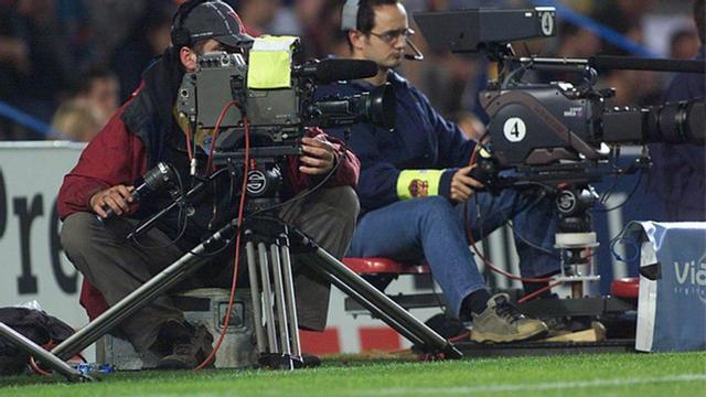 Cámaras en un partido en el Camp Nou