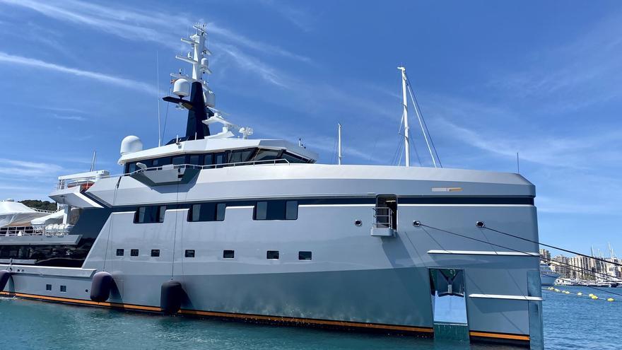 Superyacht &quot;Abeona&quot;: Jetzt liegt auch Jeff Bezos&#039; 76 Meter langes &quot;Beiboot&quot; im Hafen von Palma de Mallorca