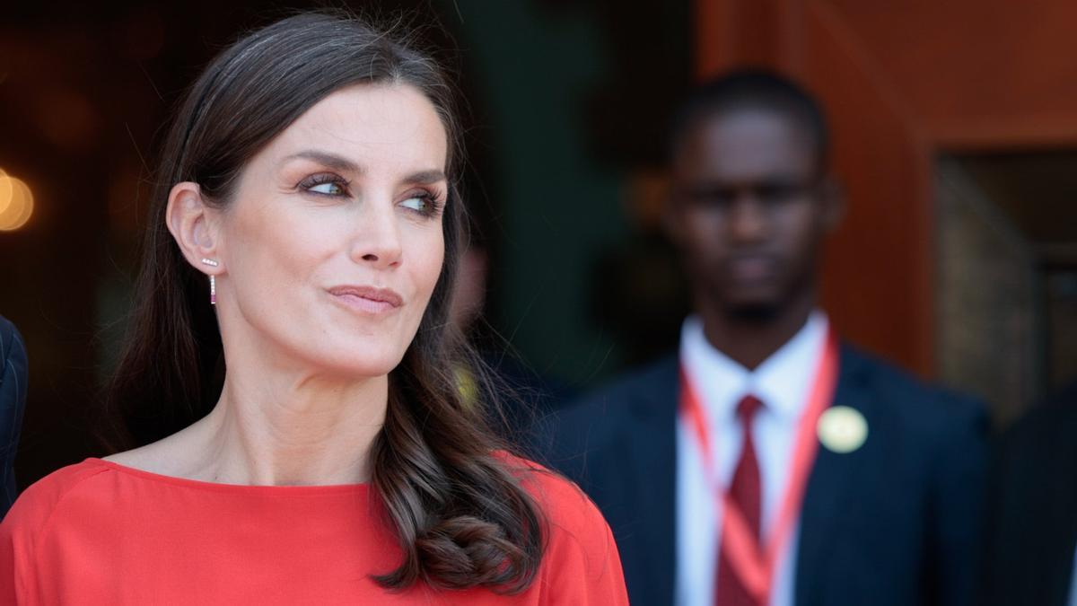 Todas las prendas que la reina Letizia guardó en la maleta en su viaje a Angola