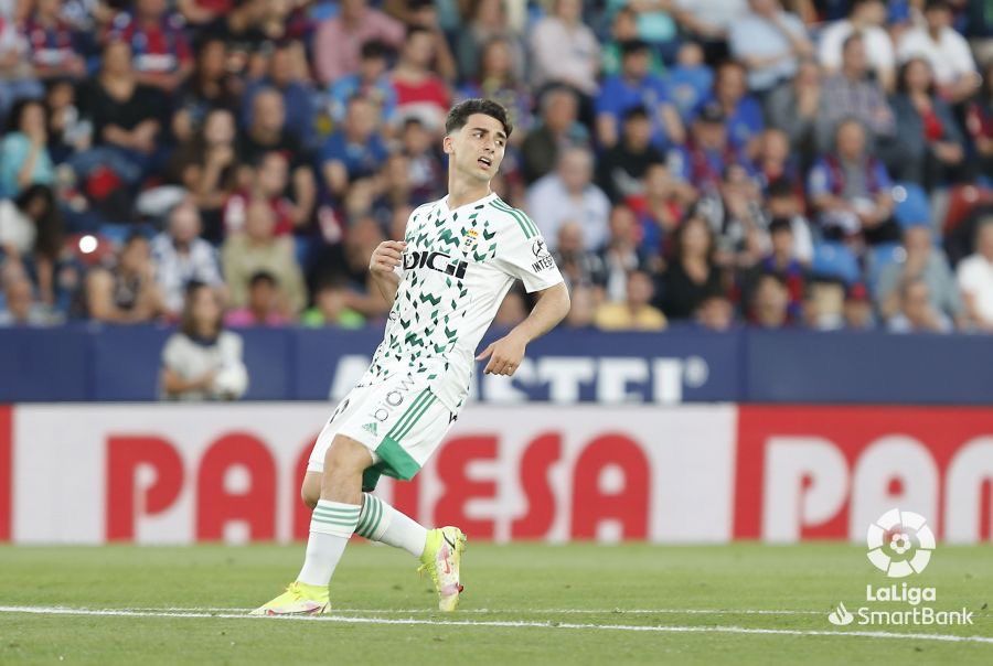 EN IMÁGENES: Así fue el encuentro entre el Real Oviedo y el Levante