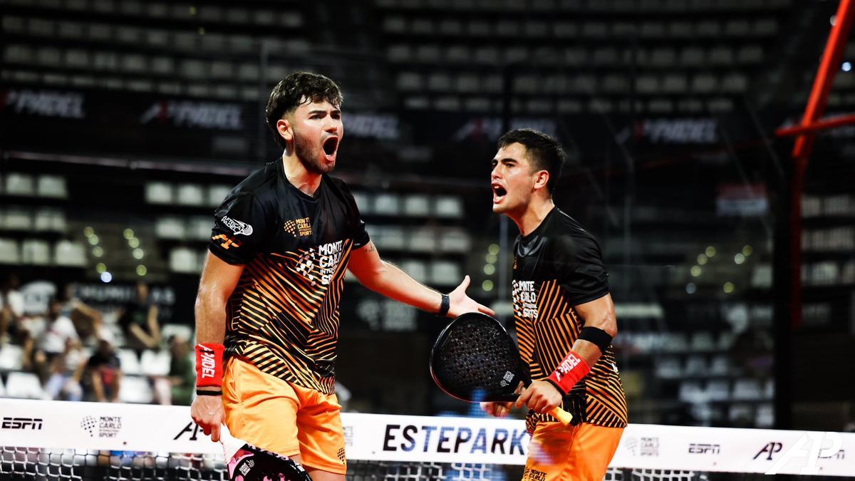 Franco Dal Bianco y Maximilano Arce celebran un punto de la gran final.