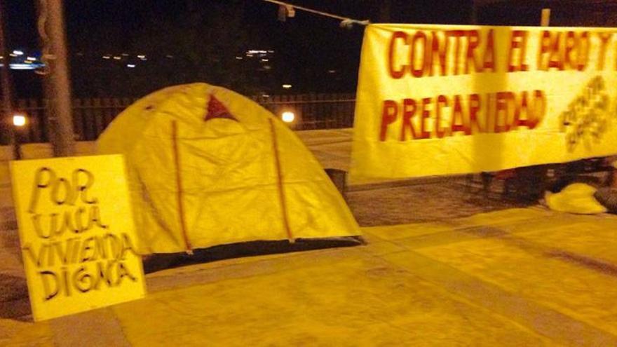 El Campamento Dignidad acampa frente a la casa del presidente extremeño