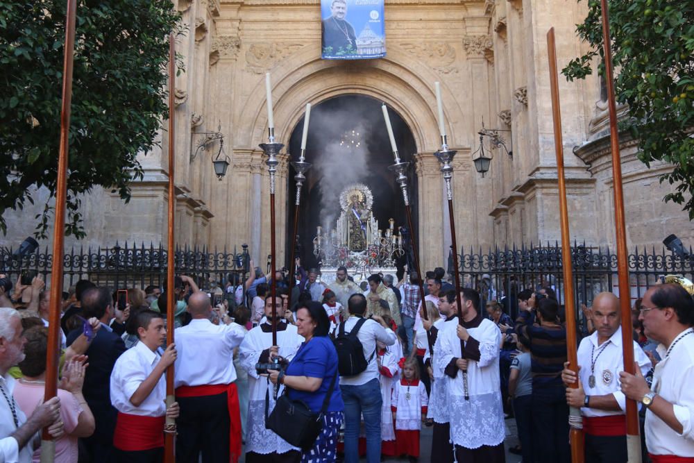 La Virgen del Carmen de Pedregalejo preside el Rosario de las Glorias