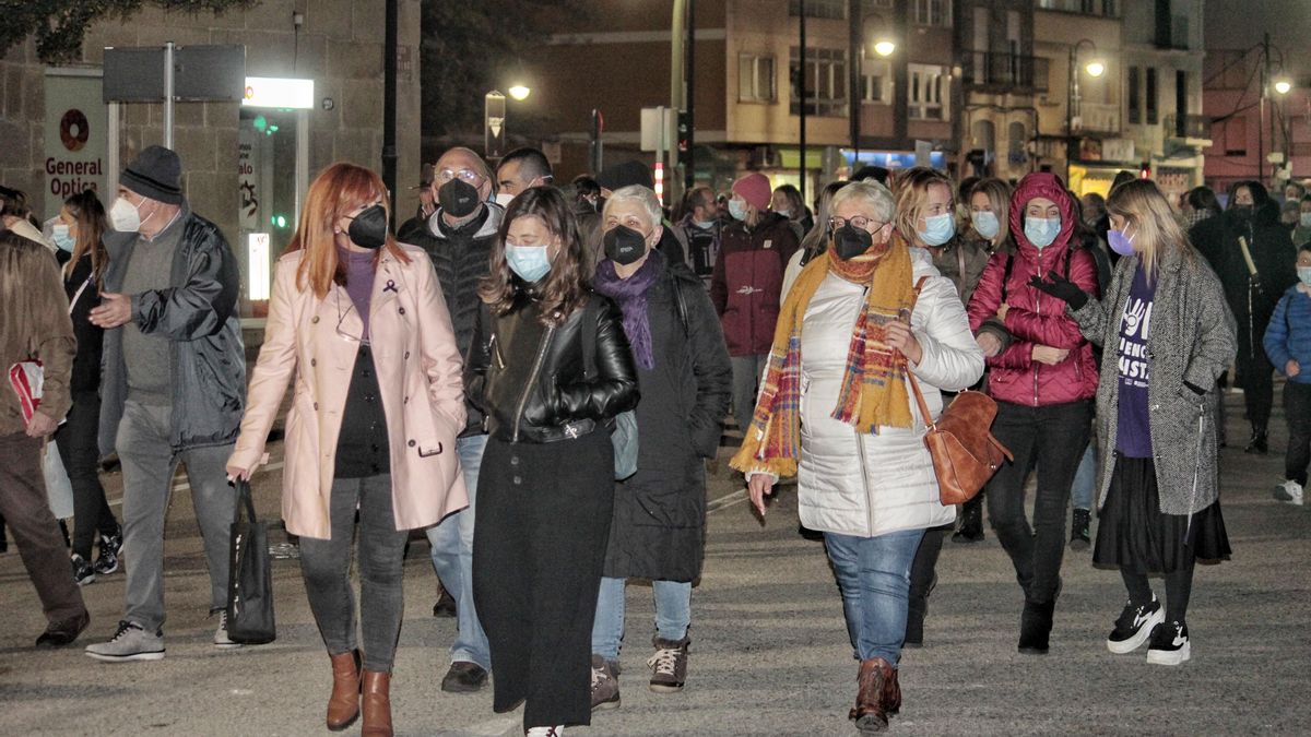 25N: Galicia salió a la calle vestida de morado