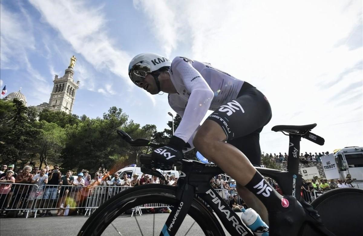 segea39407882 spain s mikel landa rides past the notre dame de la garde ba170722192649