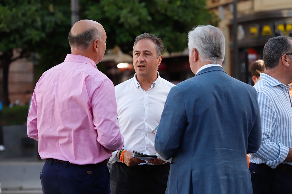 Las imágenes del primer día de campaña de Ciudadanos en Córdoba