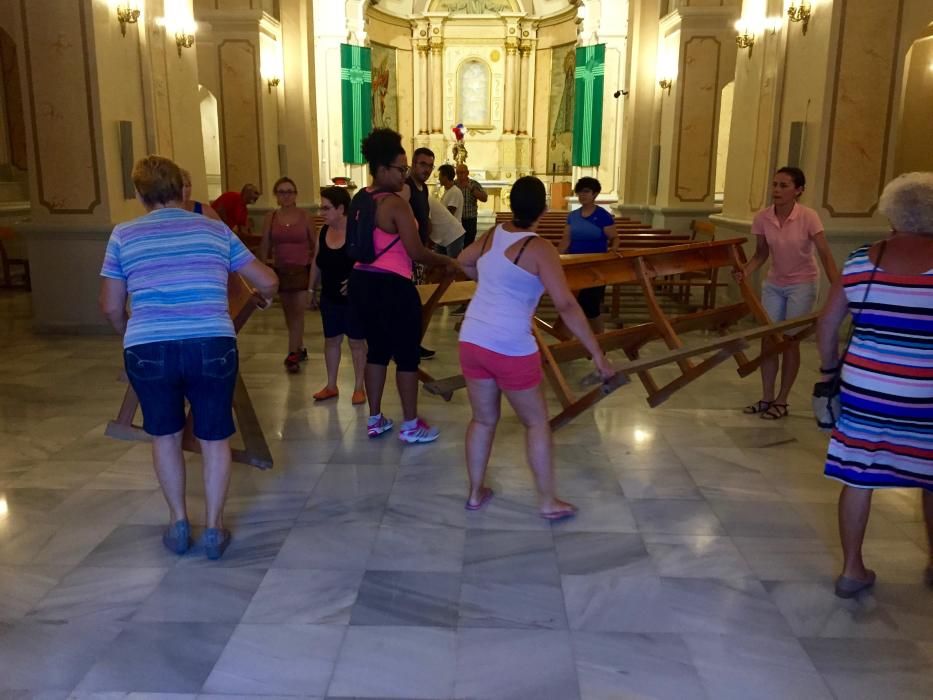 Los vecinos de Redován se ponen manos a la obra para habilitar la iglesia