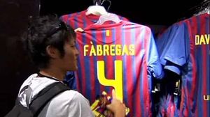 Un dia després de la seva presentació, la seva samarreta ja és una de les més venudes a la botiga oficial del FC Barcelona.