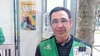 Alfonso Vázquez entrega un premio de 1,5 millones en su puesto de la ONCE en Sada