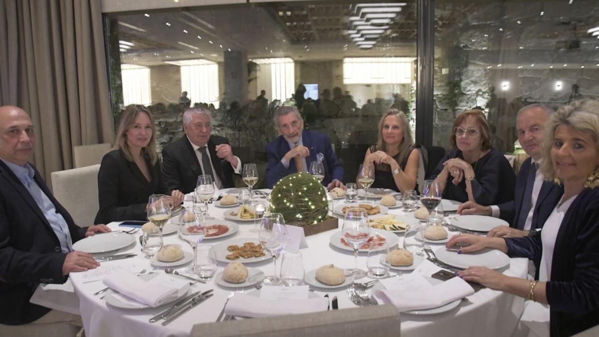 Canosa, Alonso, Tato y los hermanos Santomé reciben el homenaje de los veteranos celestes | EUGENIO ÁLVAREZ