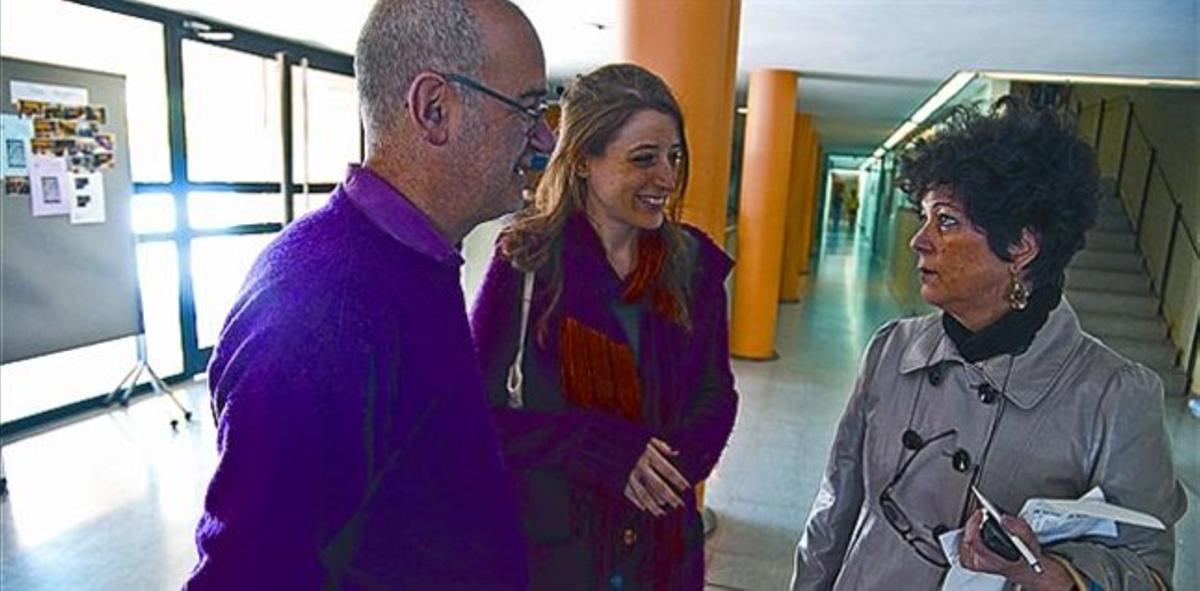 IES Valldemossa «Amb ells vaig aprendre biologia»«ELS MEUS ANYS EN AQUEST INSTITUT HAN SIGUT MOLT IMPORTANTS EN LA MEVA VIDA», DIU AL COSTAT DELS MESTRES M. ÀNGELS HERNÁNDEZ I J. M. BUSQUETS IES Valldemossa «Amb ells vaig aprendre biologia»«ELS MEUS ANYS EN AQUEST INSTITUT HAN SIGUT MOLT IMPORTANTS EN LA MEVA VIDA», DIU AL COSTAT DELS MESTRES M. ÀNGELS HERNÁNDEZ I J. M. BUSQUETS