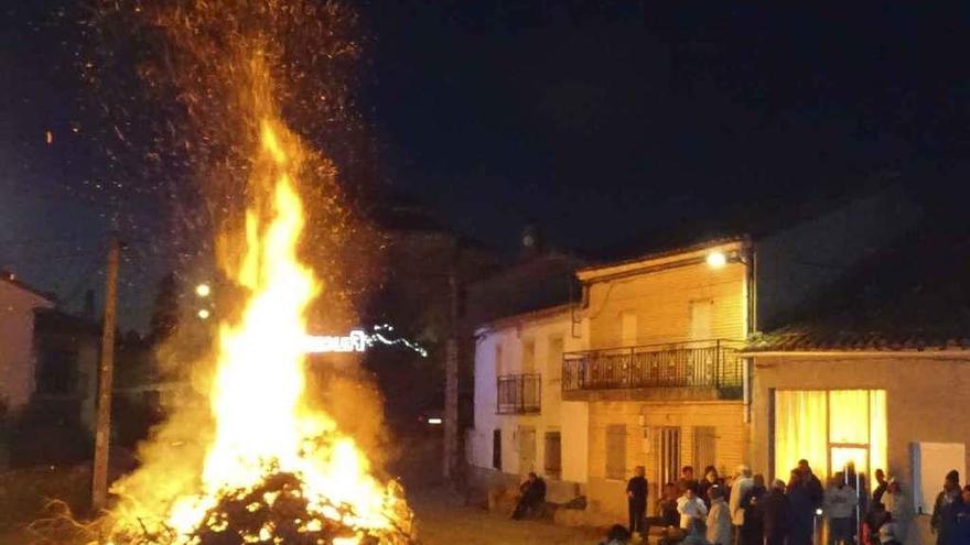 Tradicional &quot;toco&quot; en Sejas de Aliste.