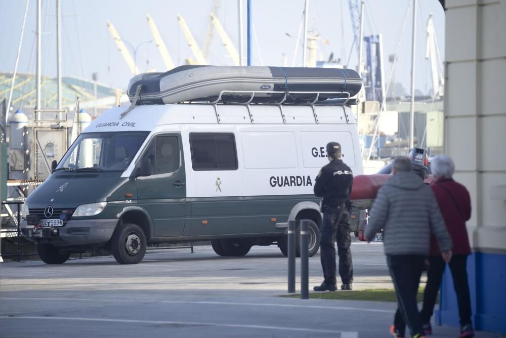 El 091 busca en el mar el cadáver del joven desaparecido en Palexco