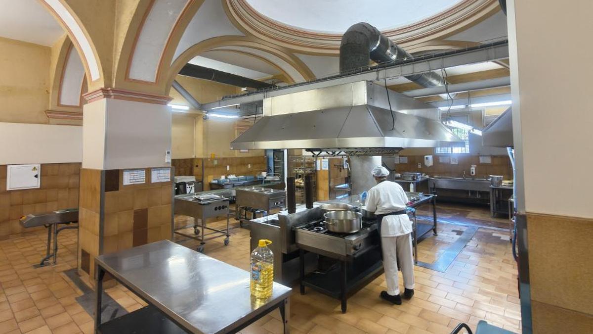 La cocina del Hospital Nuestra Señora de Gracia recupera su actividad tras más de un mes en mantenimiento