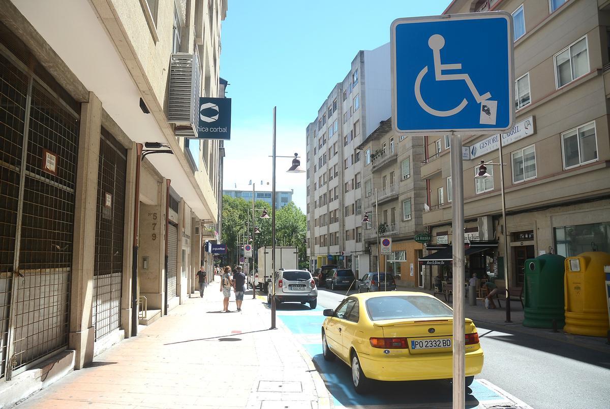 Aparcamiento para personas con movilidad reducida.